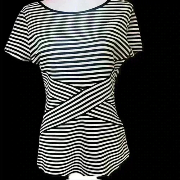 New York & Company Stretch white and black shirt. Size M. NWOT poly/spandex mix - Picture 1 of 14